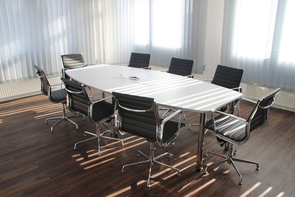 Tips to organize an efficient online board meeting